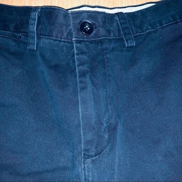 Men's Banana Republic Navy Blue Chino Shorts - Picture 3 of 6
